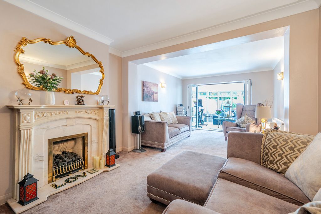 Property photo 2 of 23 11-6819Efac2d146-...