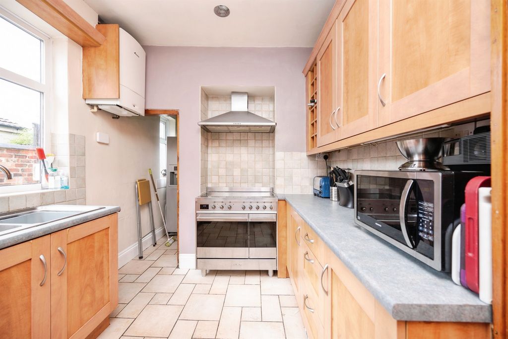 Property photo 3 of 16