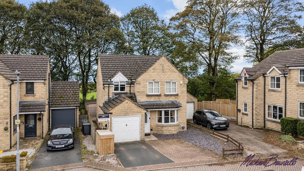 Property photo 2 of 34