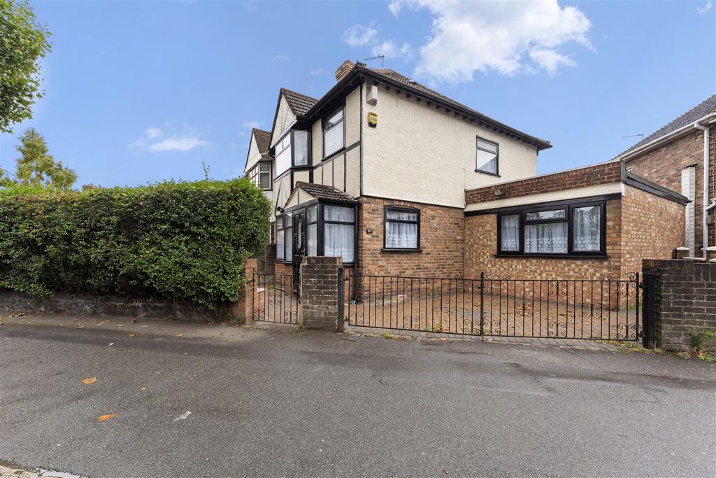 Property photo 2 of 17