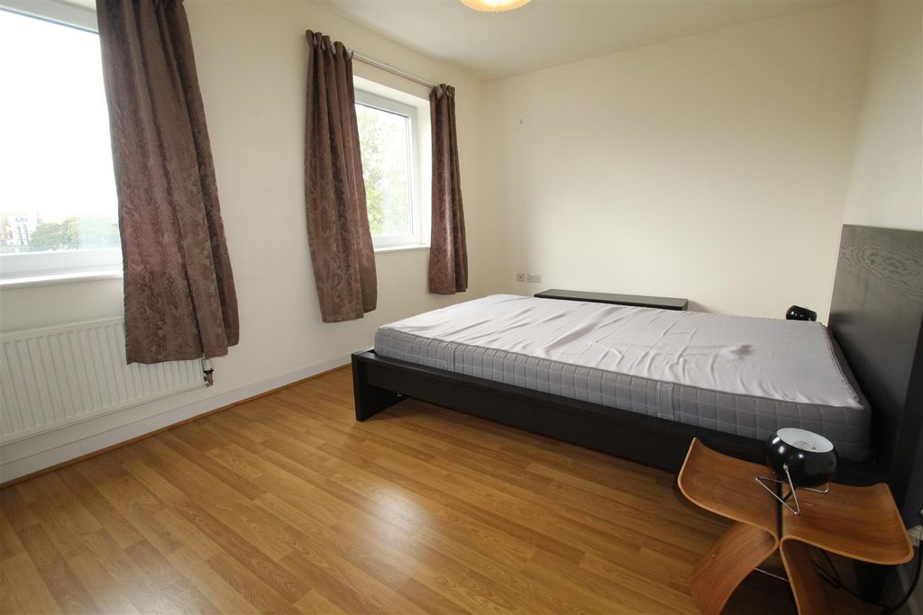 Property photo 2 of 17 Bedroom Two
