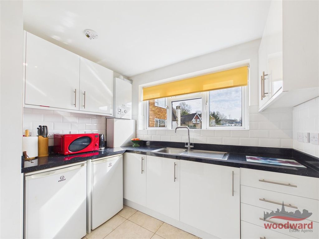 Property photo 2 of 11 Cam05267G0-Pr0195-Still008.Jpg