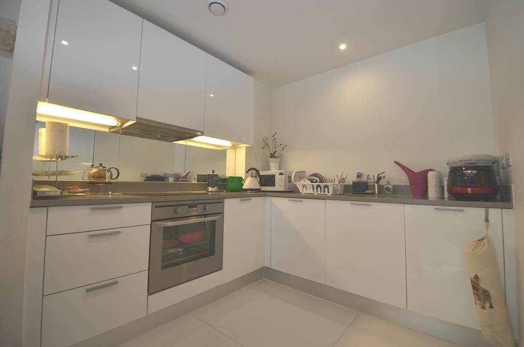 Property photo 2 of 8 Kitchen