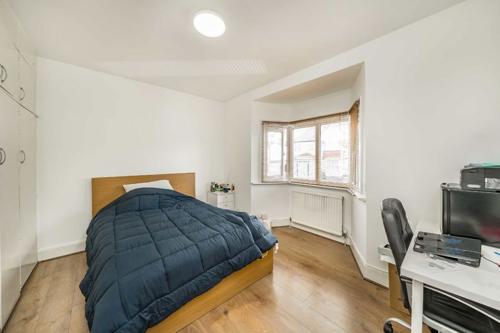 Property photo 3 of 7