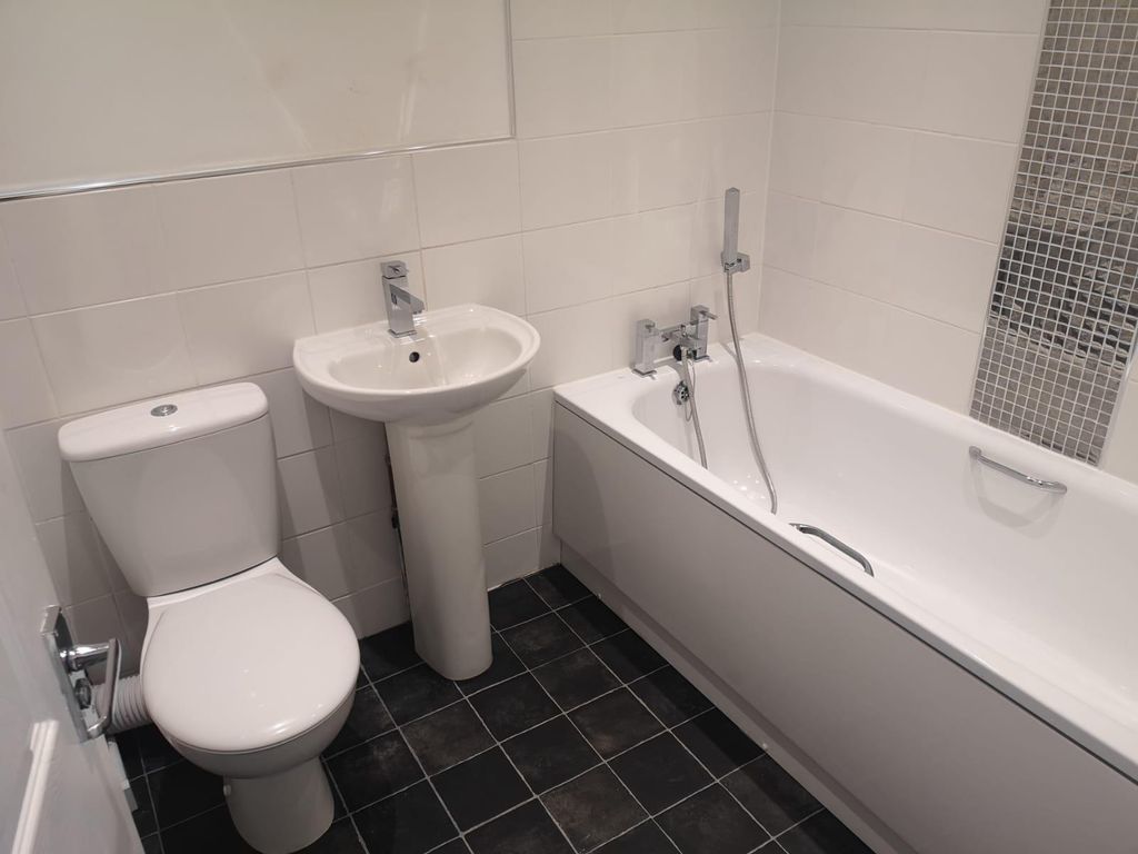 Property photo 2 of 15 Bathroom