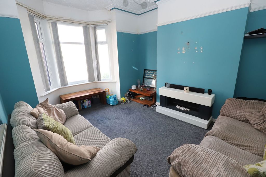 Property photo 2 of 22