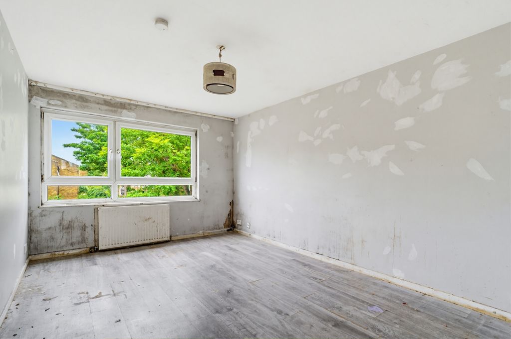Property photo 2 of 15 Photo 8