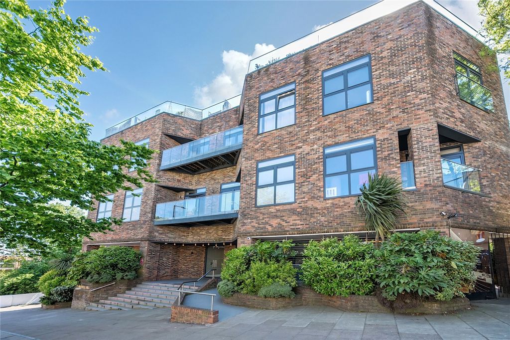 Property photo 2 of 21 Picture No. 29