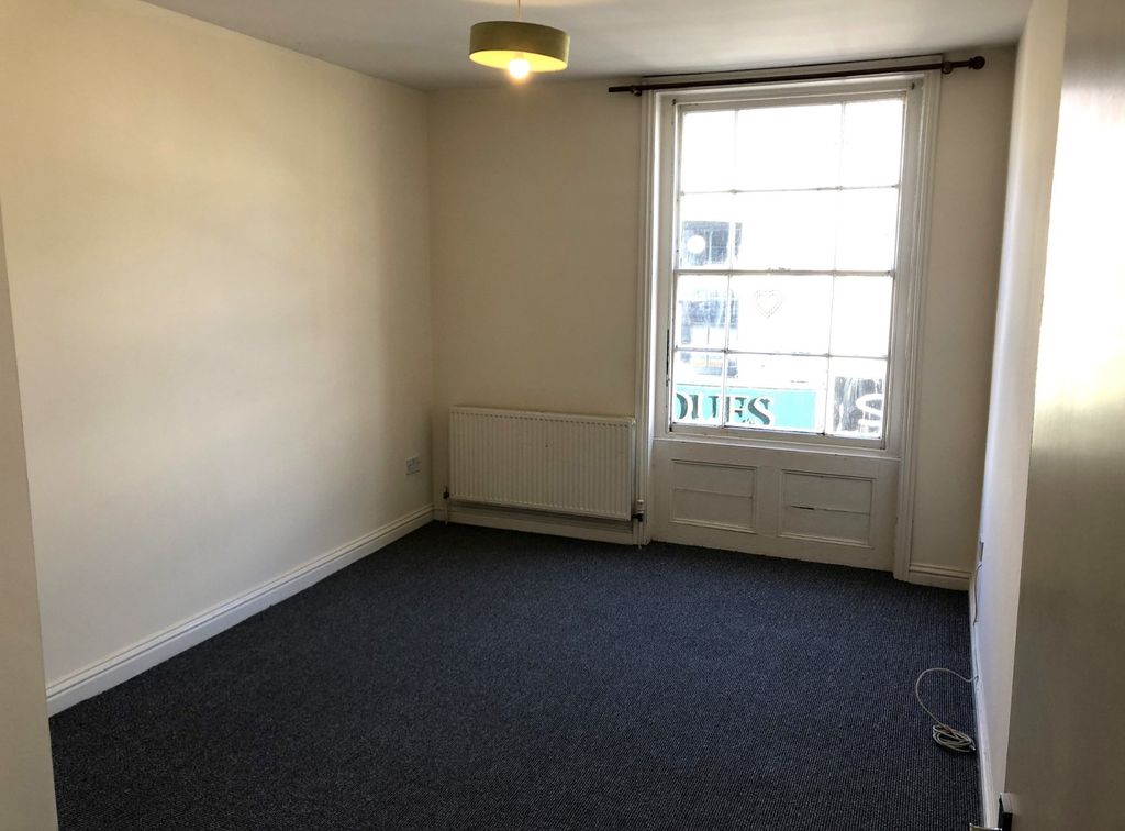 Property photo 2 of 6 Picture No. 19