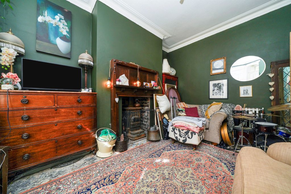 Property photo 3 of 16