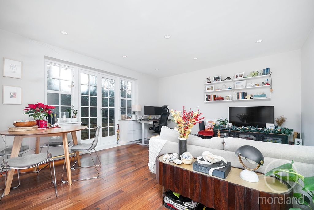 Property photo 2 of 9 3866323