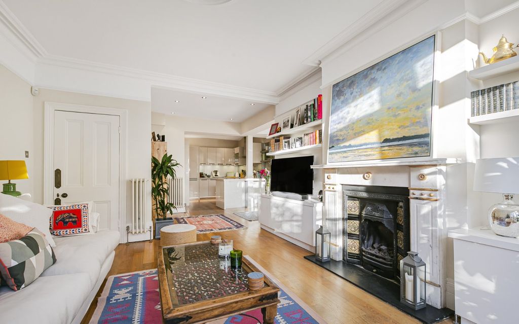 Property photo 2 of 11