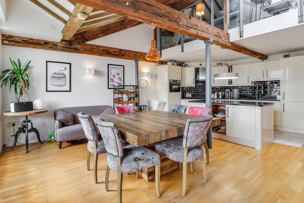 Property photo 1 of 17 Img_3628