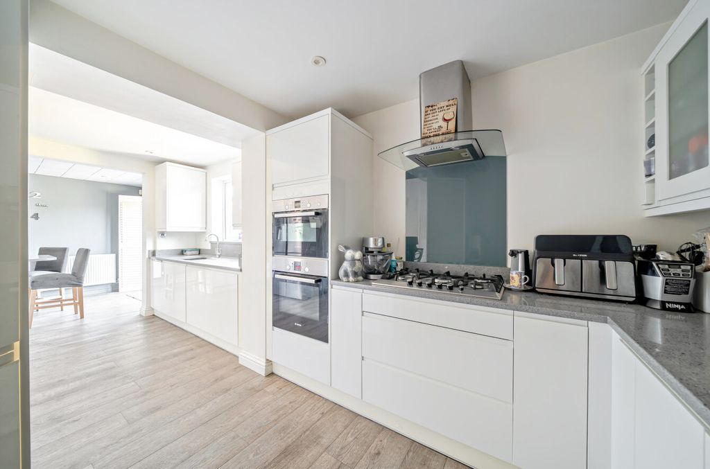 Property photo 3 of 11 1498339-15-6A6903...
