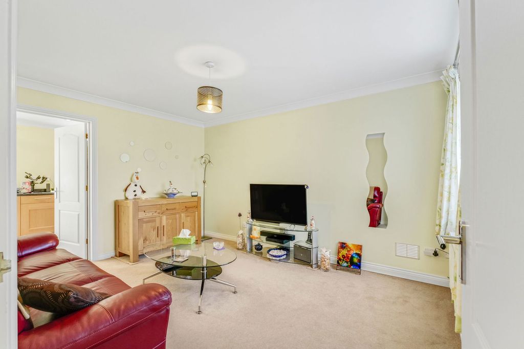 Property photo 2 of 20