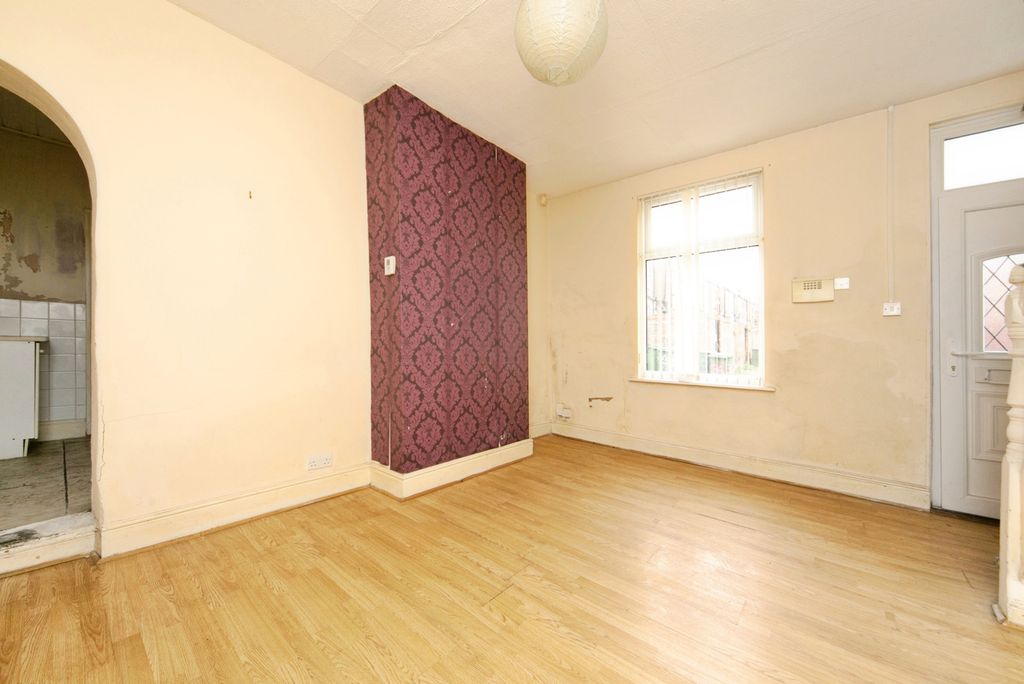 Property photo 2 of 16 Photo