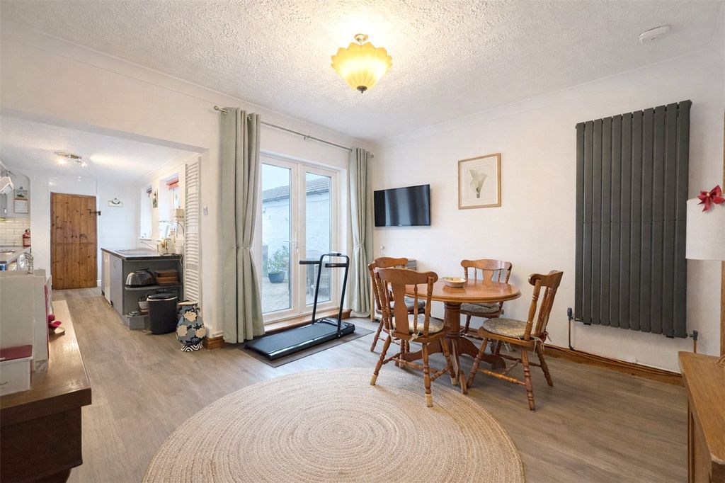 Property photo 2 of 10 Picture No. 17