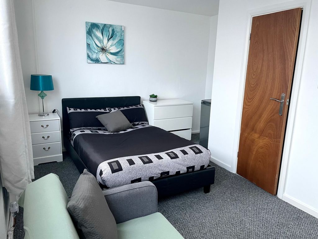 Property photo 1 of 1