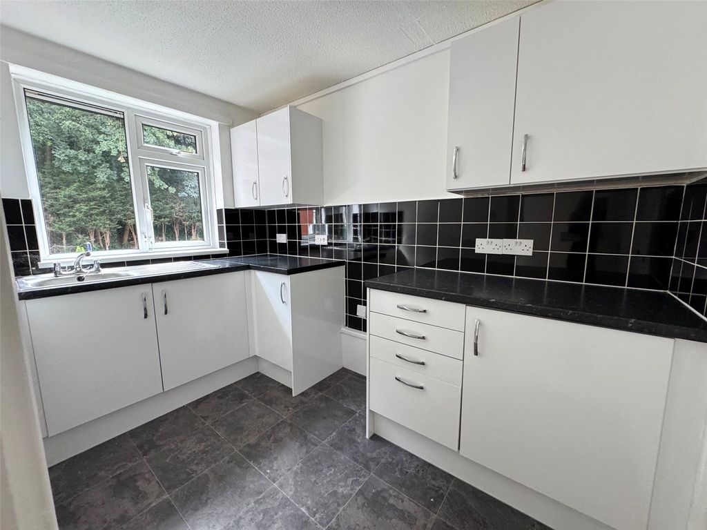 Property photo 3 of 9 Picture No. 12