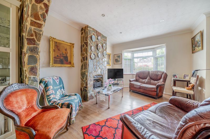 Property photo 2 of 18 Lounge