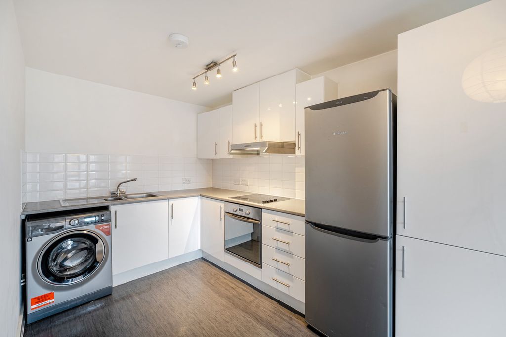 Property photo 2 of 14 Kitchen