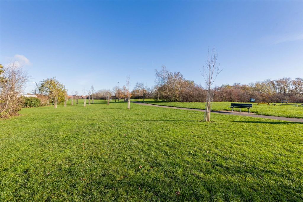 Property photo 1 of 27 22 Mathercombe Road-1.Jpg