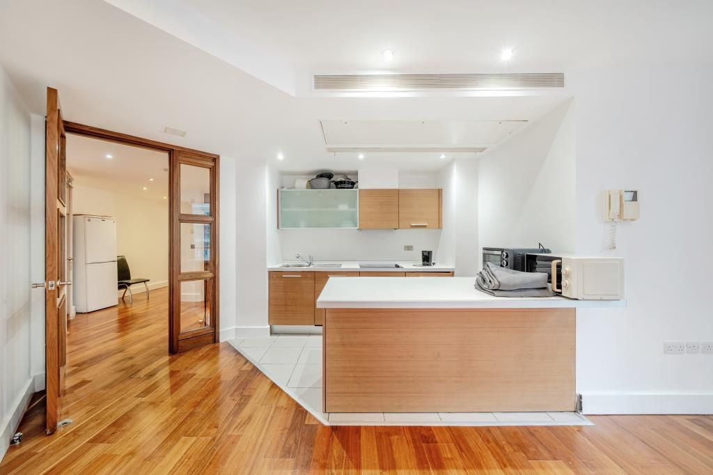 Property photo 2 of 19 Kitchen