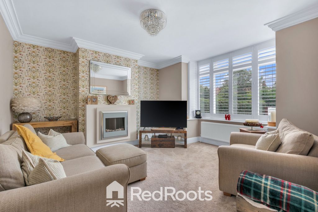 Property photo 2 of 33 5560143