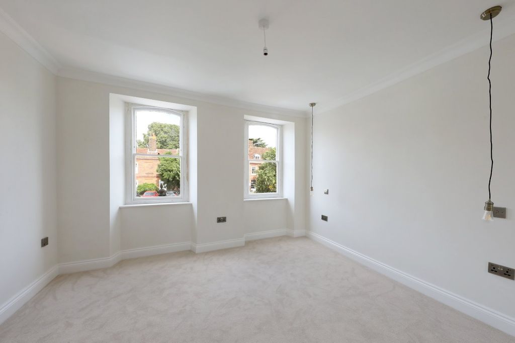 Additional image 7 of 2 bed flat for saleLondon End, Beaconsfield, Buckinghamshire HP9