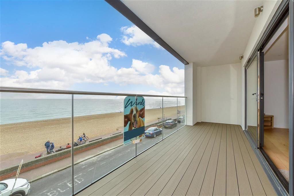 Property photo 1 of 12 Balcony