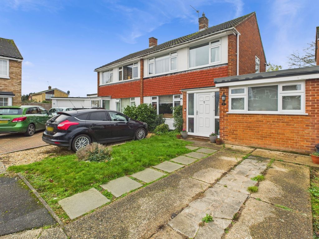 Property photo 2 of 14 Front