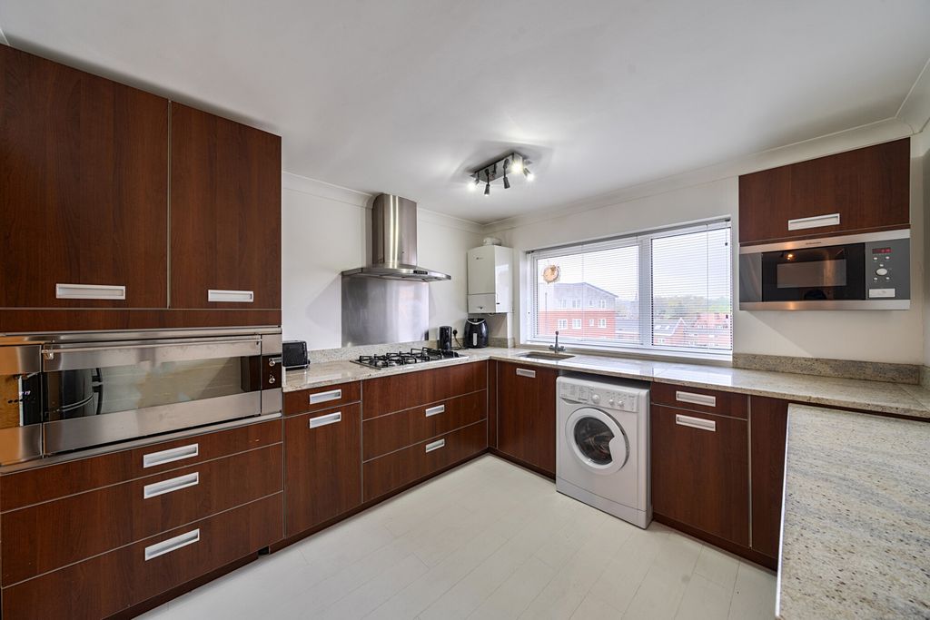 Property photo 3 of 15 1447707-6-69E0A28...