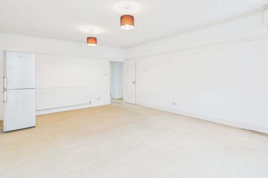 5 Ivy Garth, Sedbergh Road Kendal LA9, 2 bed flat to rent, £950 pcm