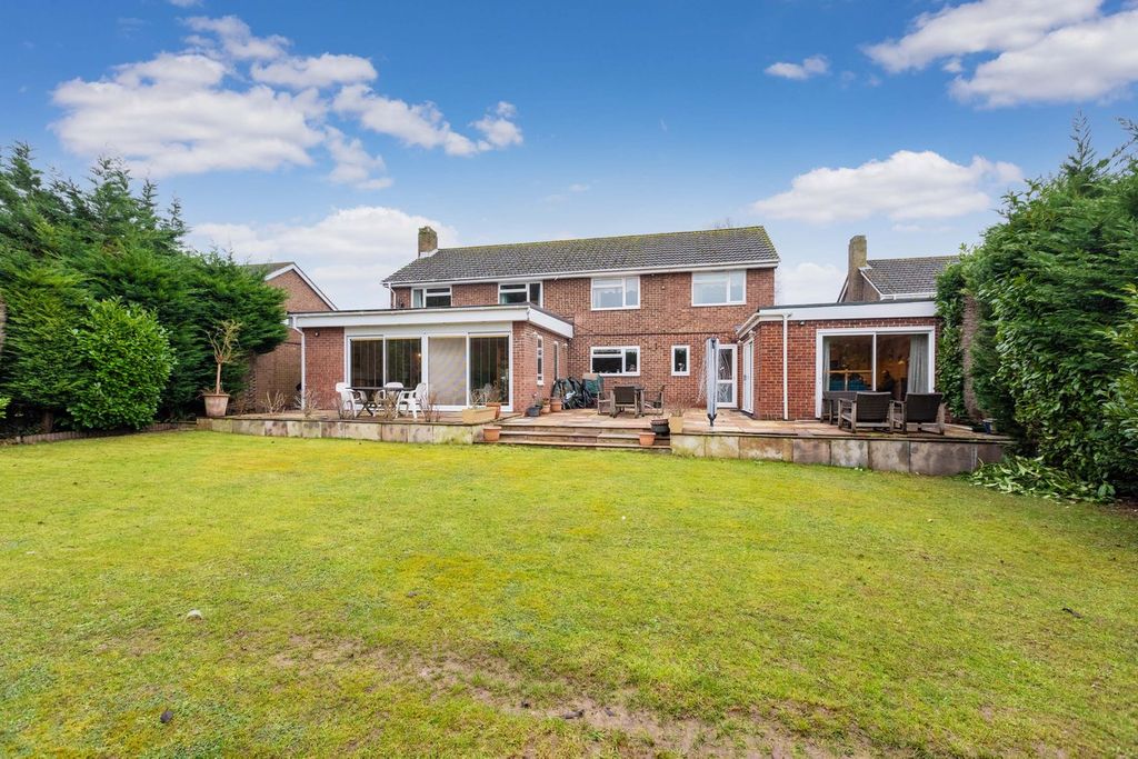 Property photo 1 of 28