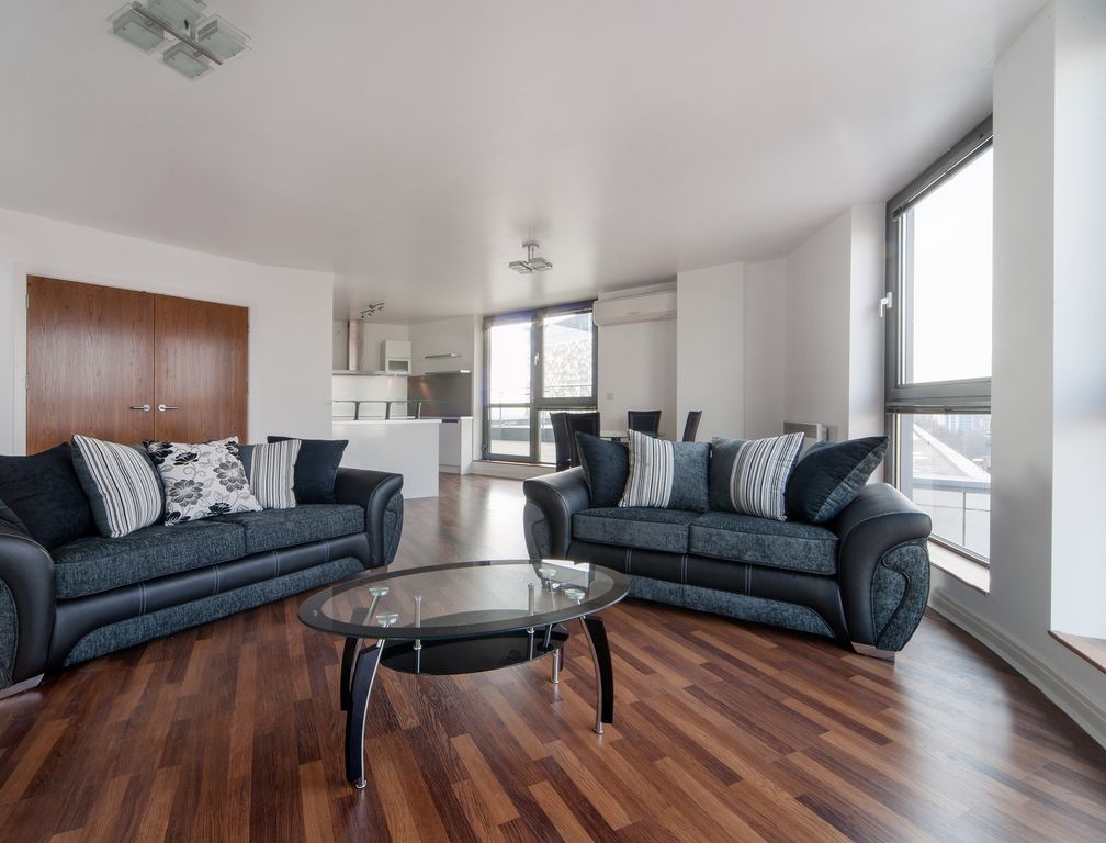 Property photo 2 of 7 Photo 02