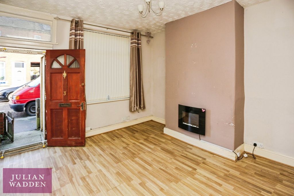 Property photo 3 of 9 Picture No. 04