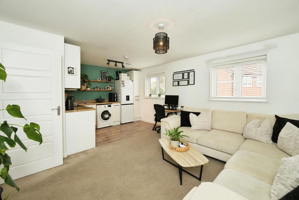 Property photo 2 of 12 Pbox-Img.Jpg