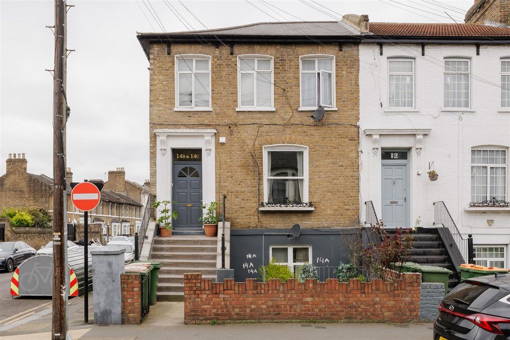 Property photo 1 of 24 Palmerston Road, E7
