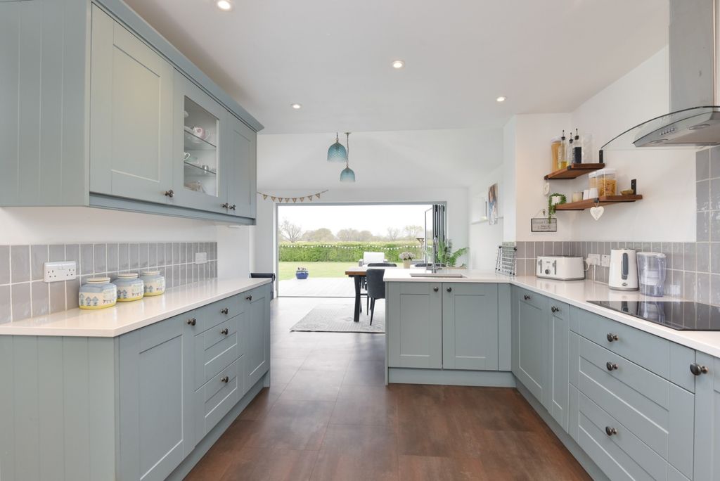 Property photo 3 of 22 4098939