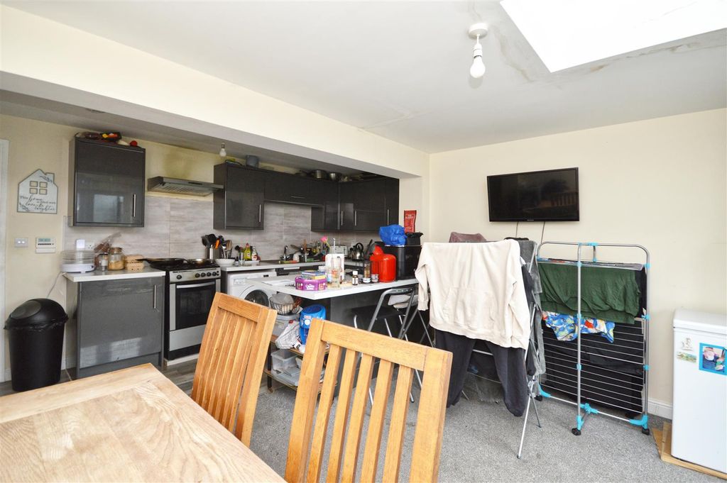 Property photo 3 of 15 Kitchen / Diner