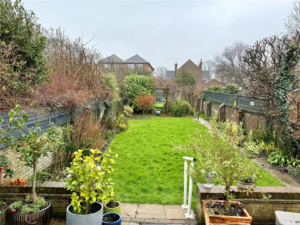 Property photo 3 of 22 Picture No. 11