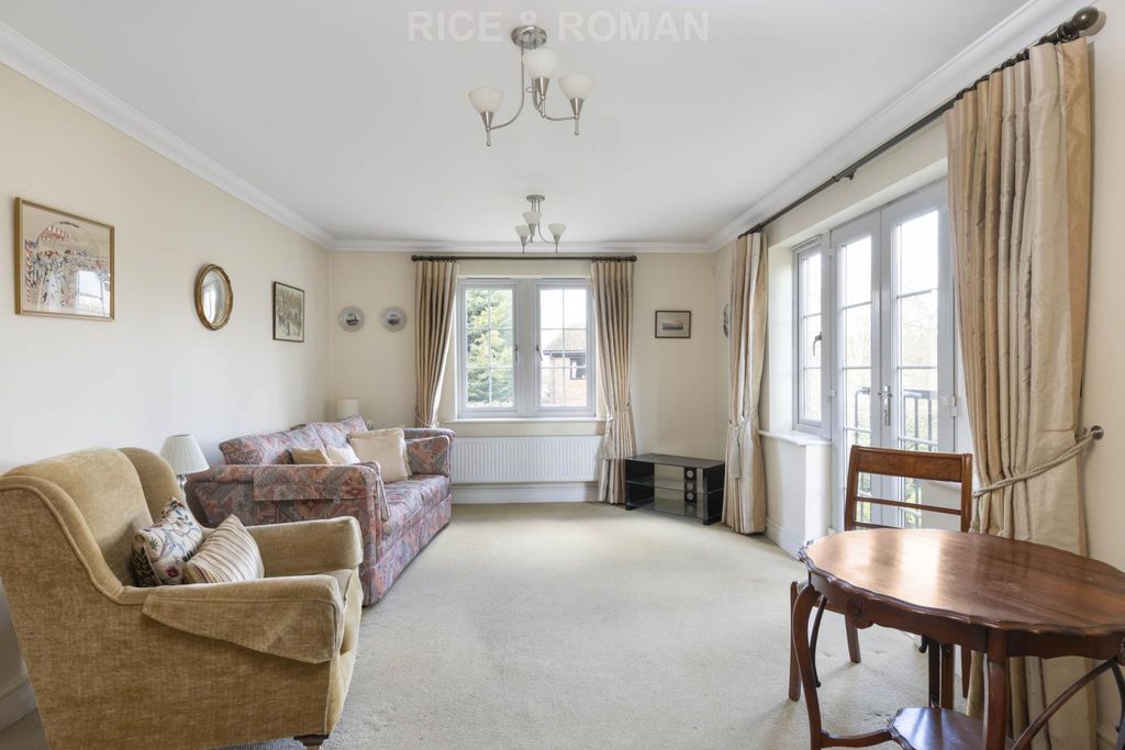Property photo 3 of 18