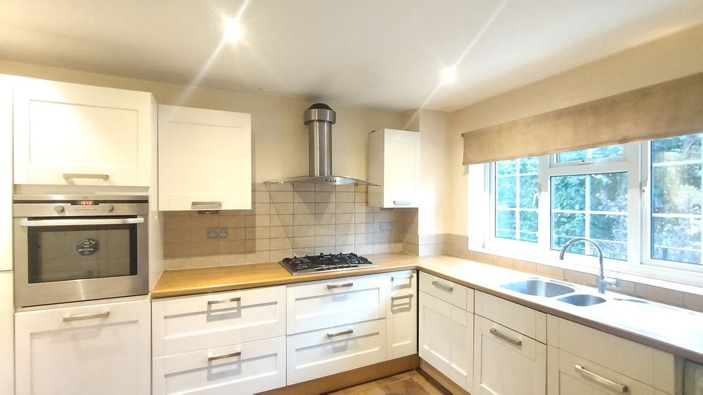 Property photo 1 of 15 Bedroom 3