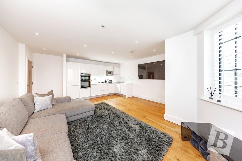 Property photo 3 of 18 Living/Dining Room