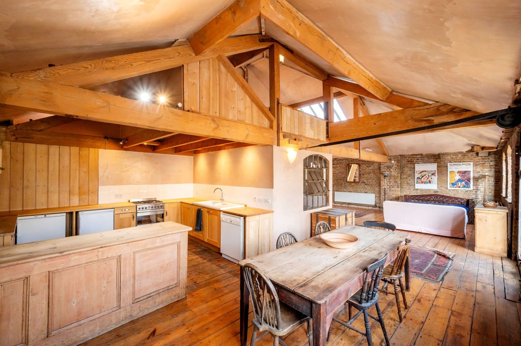 Property photo 3 of 44 Limehouse Wharf (28)