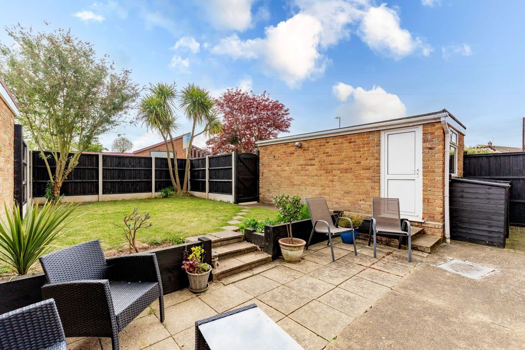 Property photo 2 of 19