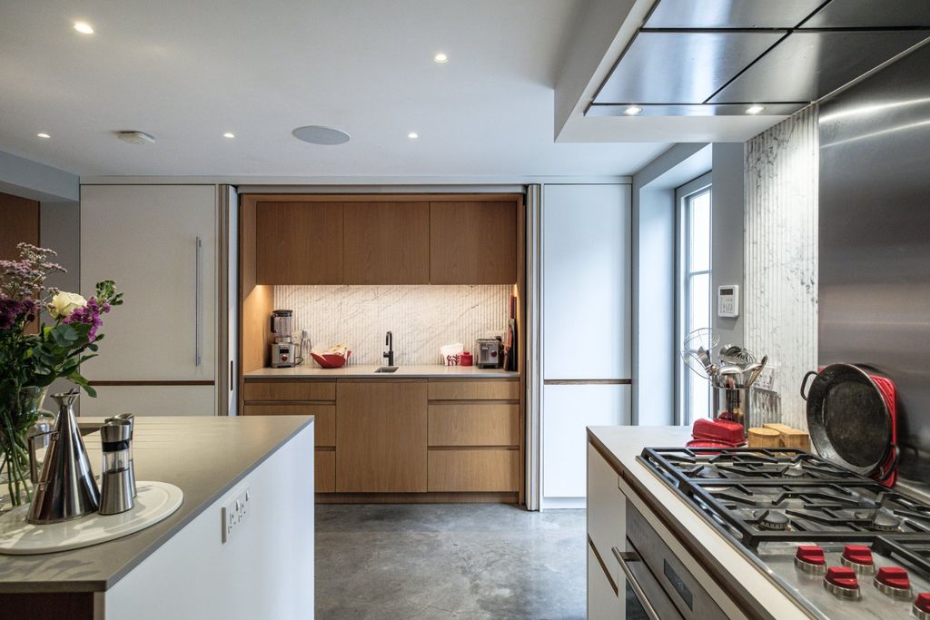 Property photo 3 of 29