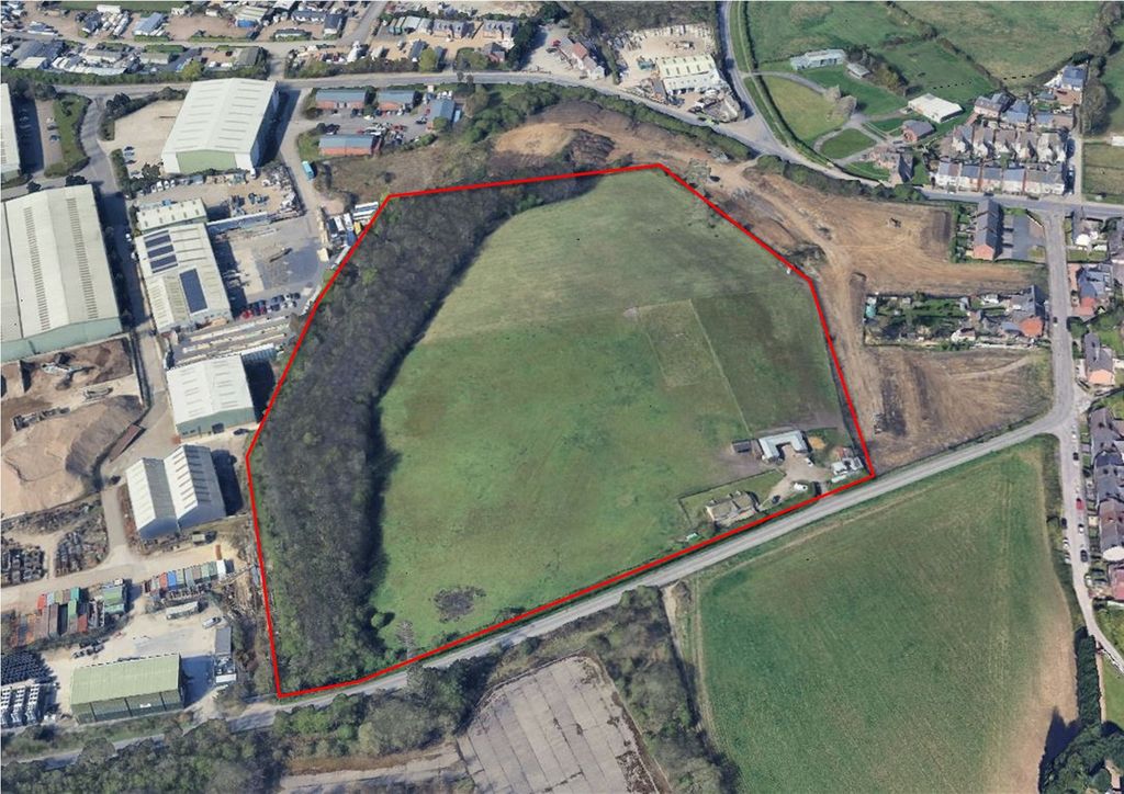 Property photo 1 of 6 Photo 6