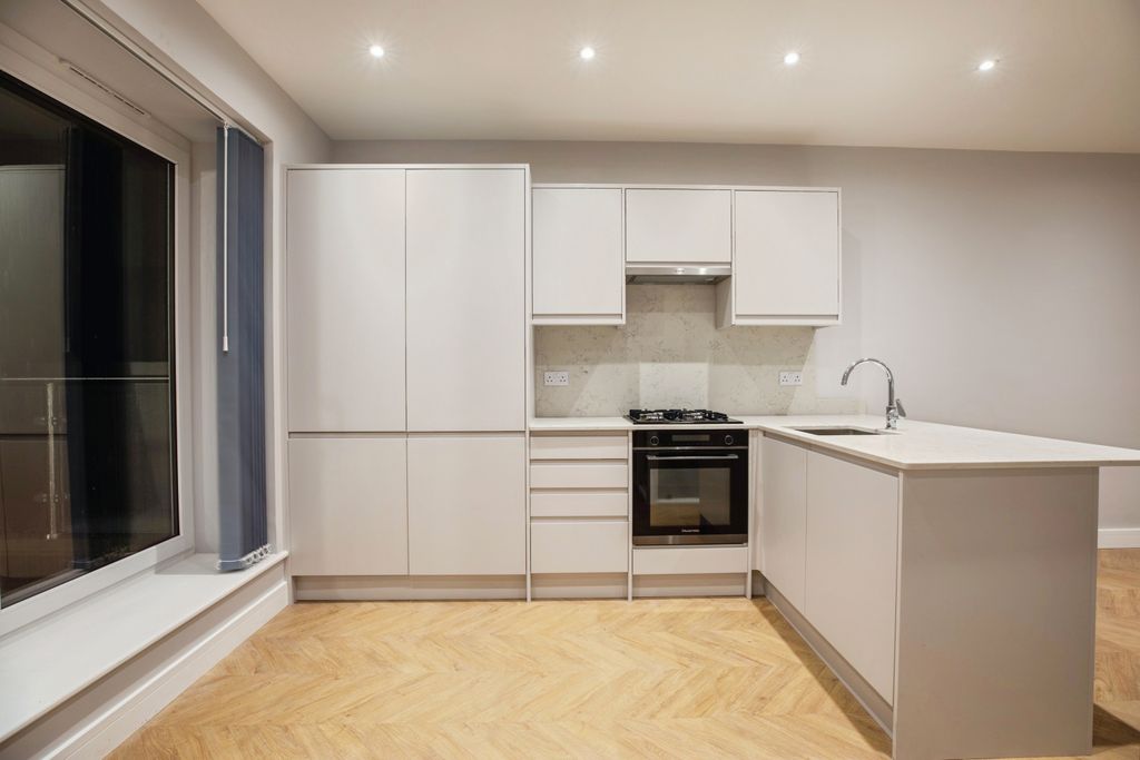 Property photo 1 of 18 2 Bed Flat To Rent Limes Grove, London Se13