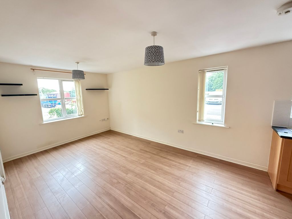 Property photo 3 of 10 Living Room